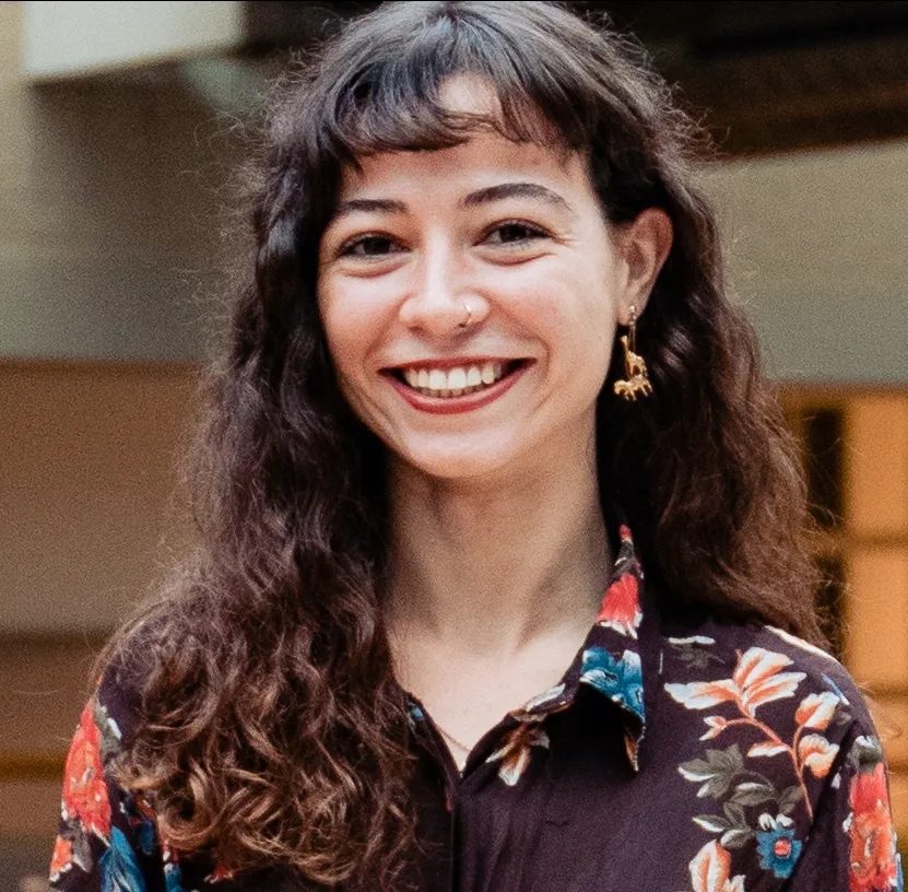 Ekin Headshot.jpg